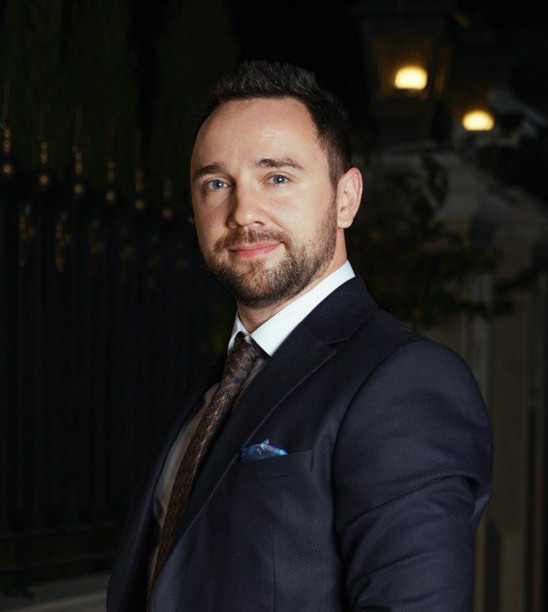 Kamil Dzikowski — CTO and technology advisor